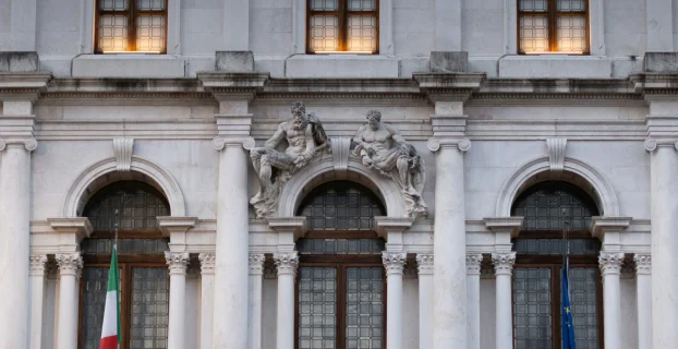 Opening a  recruitment agency in Italy